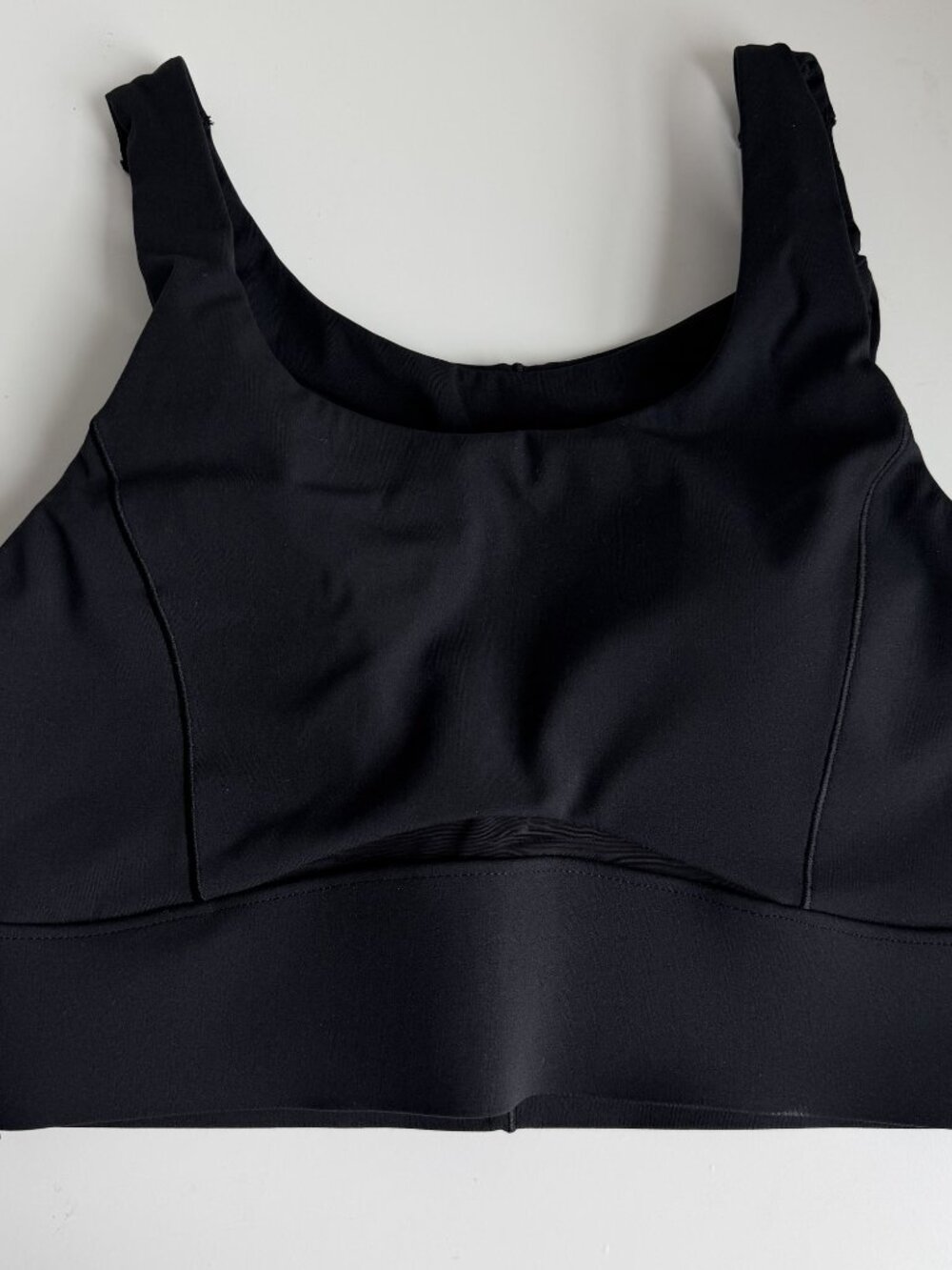 NWOT Spanx Seamed Scoop Neck Cutout Sports Bra Black